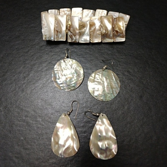 Jewelry - *** Shell Jewelry Set - Earrings & Bracelet